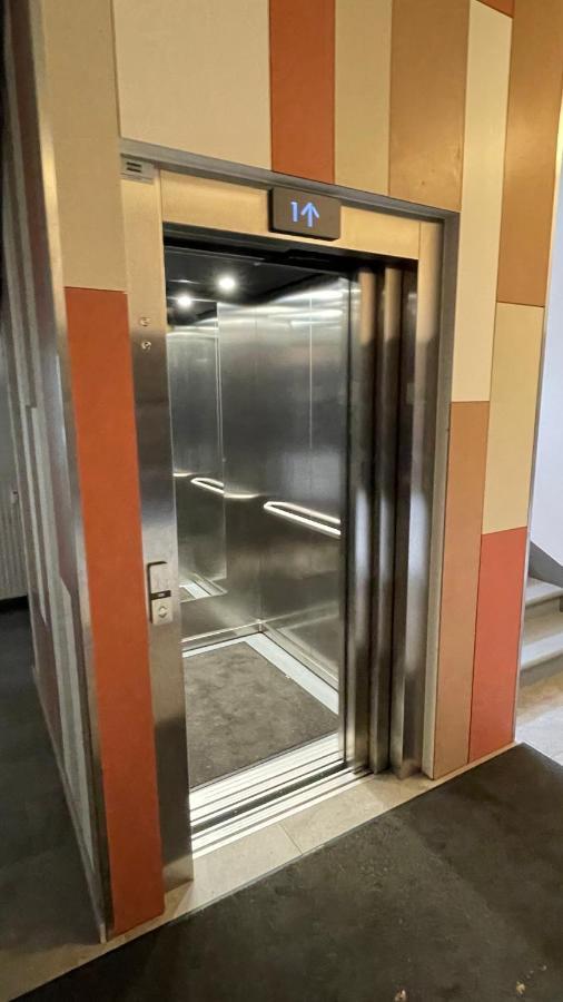 ריגה Hugo Apartment & Parking מראה חיצוני תמונה